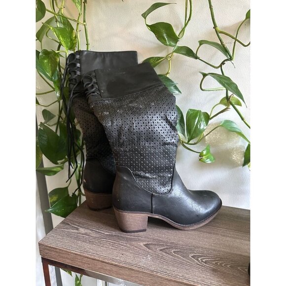 Black Perforated Mid-Calf Boots with Lace-Up Back – EU 40 - Picture 1 of 12